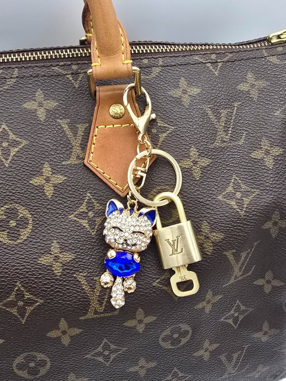 Authentic Louis Vuitton Gold Padlock & Key 🔒LV Bag Unbranded Cat Charm Keychain